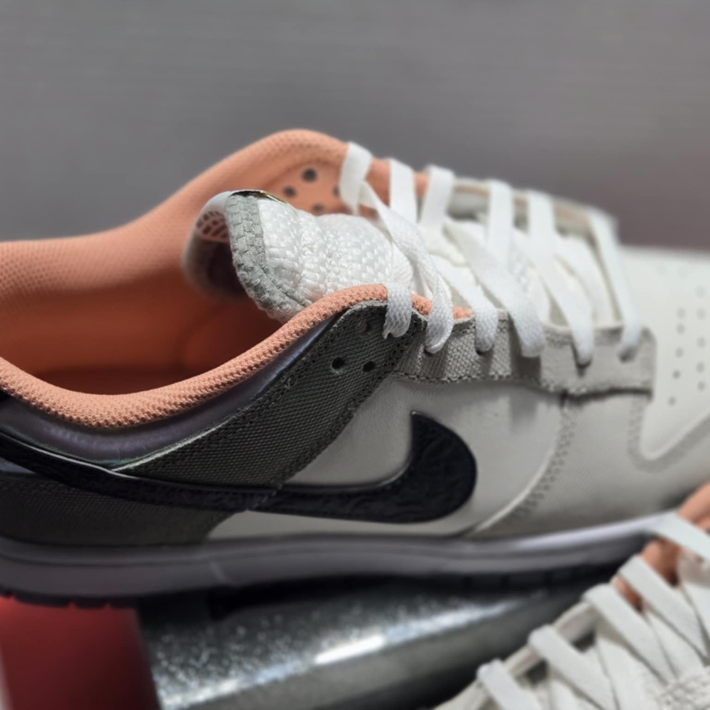 Nike Dunk Low SE  Black and White Sneakers Iconic Limited Edition Sz 11 NEW - Picture 12 of 16